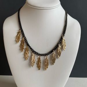 Stella and Dot hanging leaf necklace